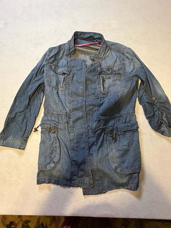 Steve Madden Women's Light Wash Denim Anorak Utility Jacket with Cinched Waist - Picture 3 of 5